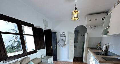 Cosy Quiet Hideaway with Private Terrace, perfect location old town Tarifa