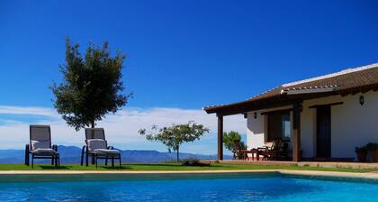 Quiet rural house in the center of Andalusia with stunning views