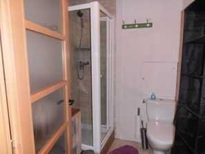 Douche, sèche-cheveux