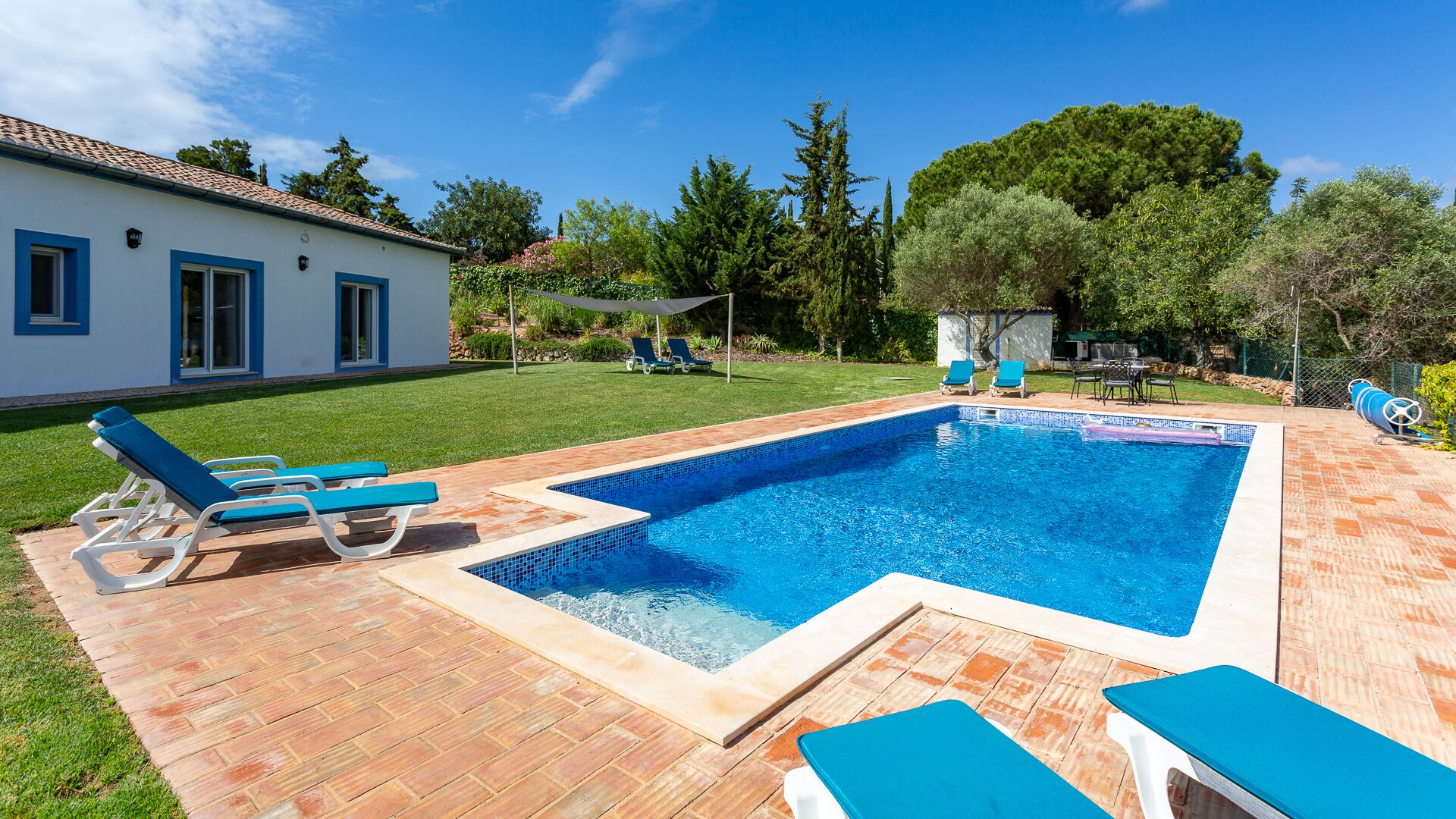Luxury Villa With Pool In Vineyard Near the Beach