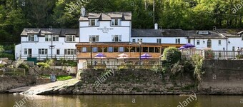 A terraced mews cottage close to the banks of the River Wye with beautiful views