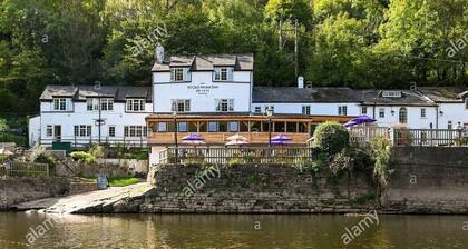 A terraced mews cottage close to the banks of the River Wye with beautiful views