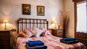 2 bedrooms, iron/ironing board, travel crib, free WiFi