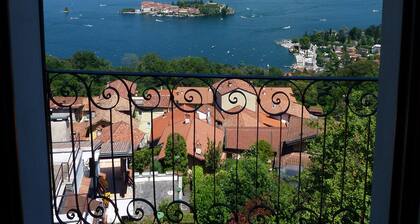 2 Ikkuna Maggiorejärven vieressä!