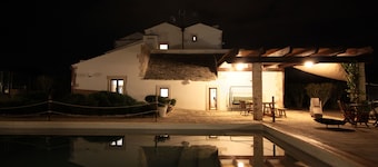 Beautifully restored 16th Century farmhouse with large private pool
