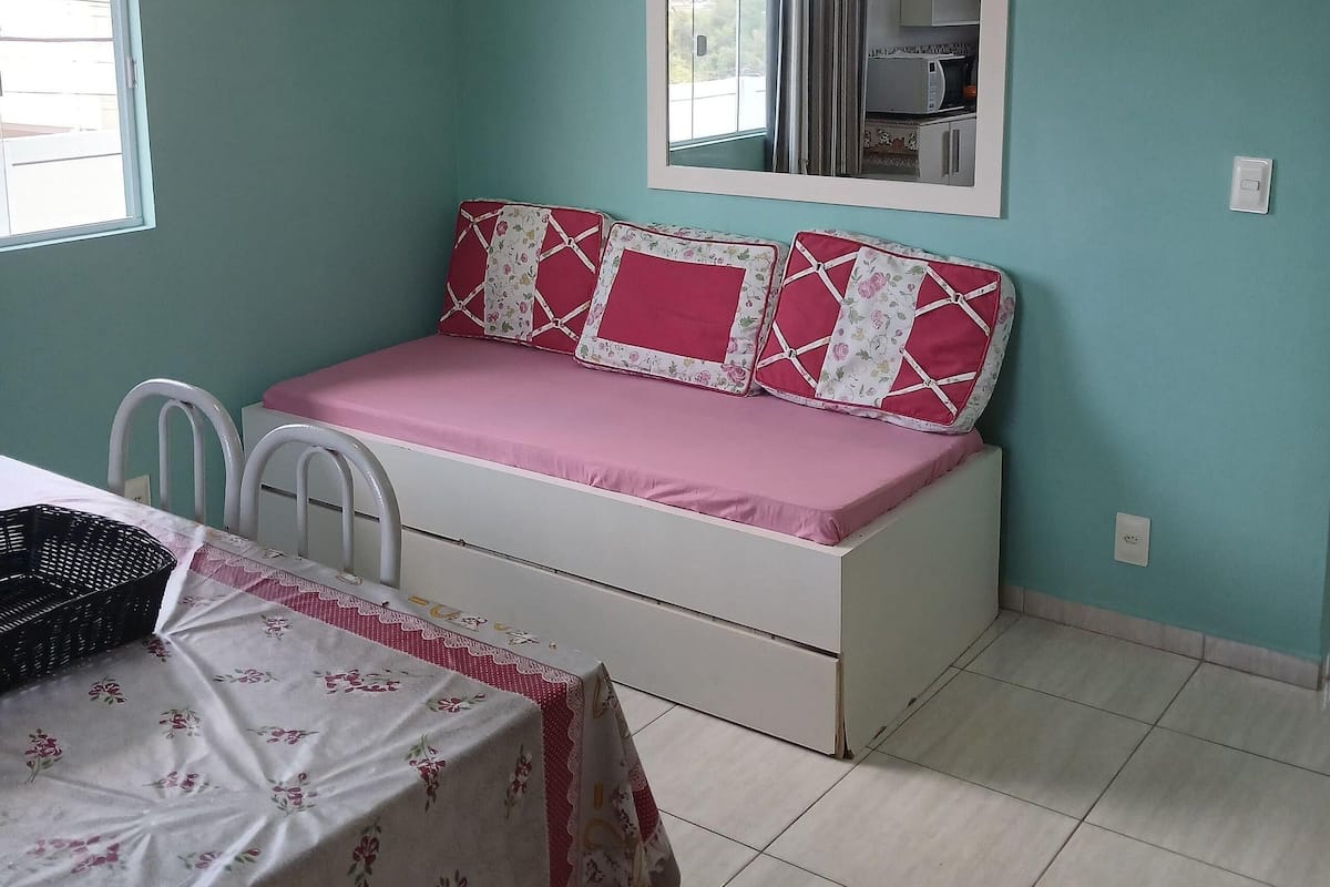 2 quartos, roupas de cama premium, individualmente decorados