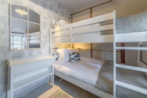 2 bedrooms, iron/ironing board, internet, bed sheets - No. 33 Cottage 3, Thornham, Norfolk (Hunstanton)