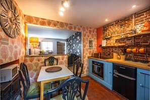 Coffee/tea maker, high chair