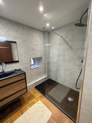 Badewanne, Haartrockner