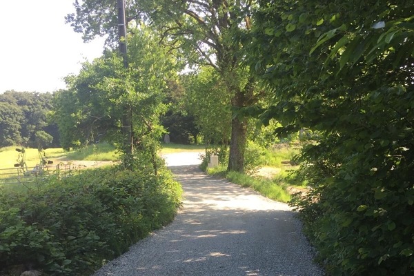 Chemin d’accès au gîte # rénové #