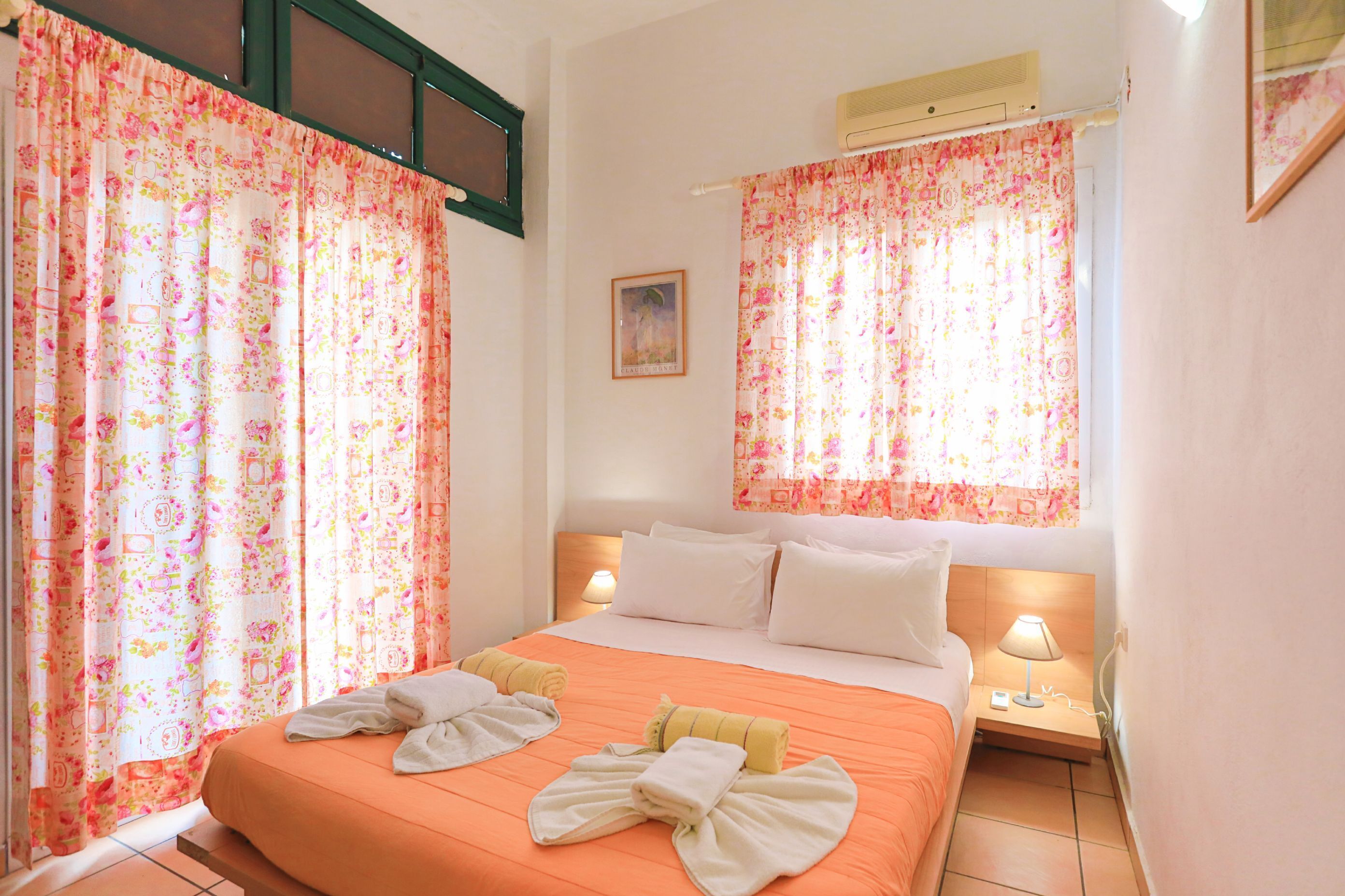 2 chambres, fer et planche à repasser, Wi-Fi gratuit, draps fournis