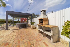 Terrace/patio - Villa Dolce Vita is a pretty single story villa with swimming pool (Albufeira)