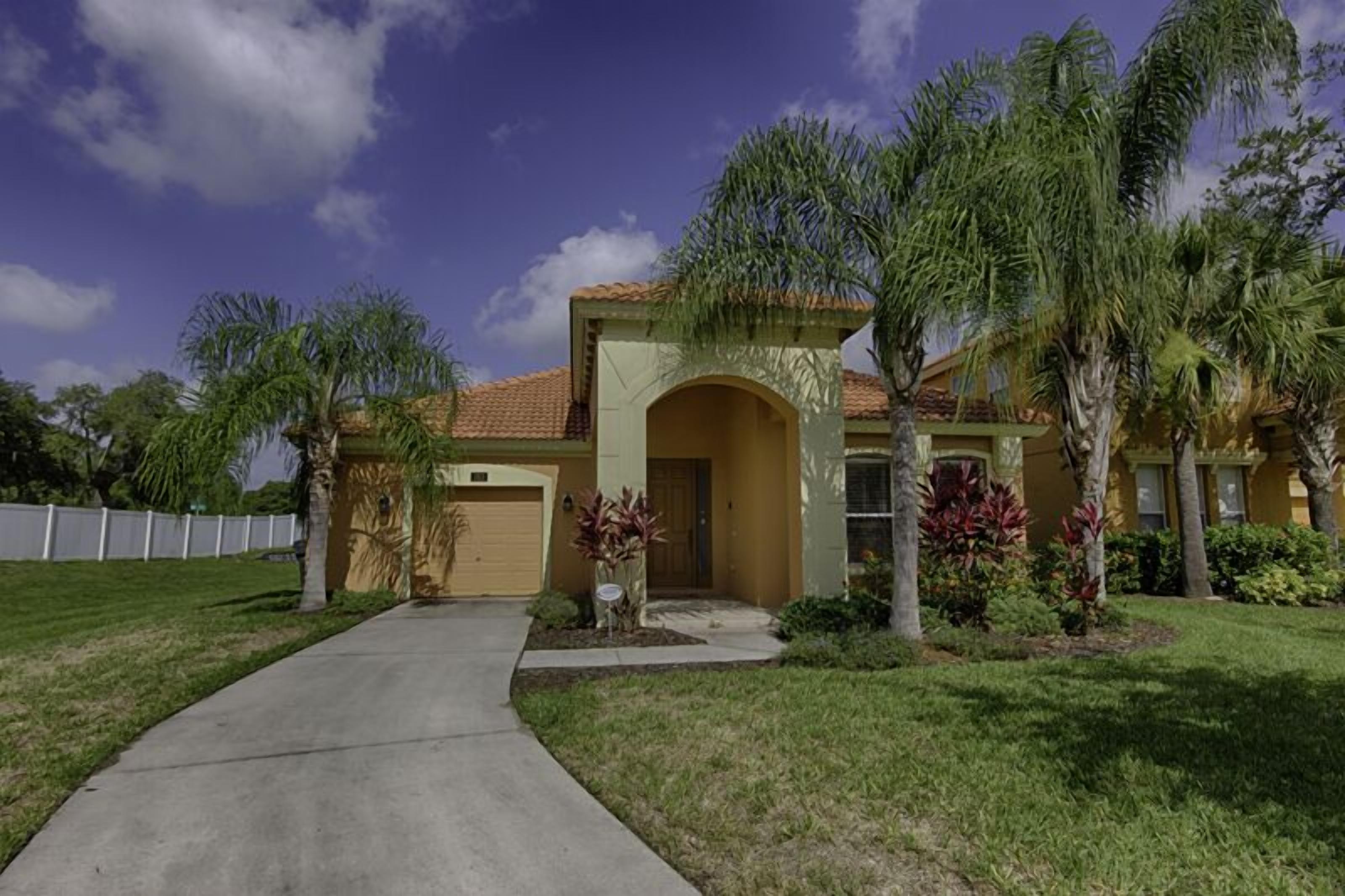 Disney Gem with Private Pool & spa.