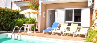 Stylish and well-equipped, private pool, close to amenities, free AC & Wifi