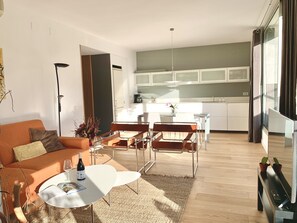 Smart TV, DVD player, books