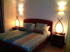 4 bedrooms, iron/ironing board, travel crib, free WiFi - The Villa Turquoise Mauritius (Grand Baie)