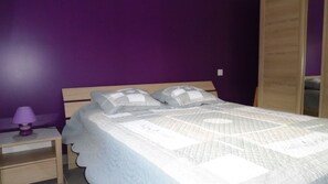 6 habitaciones, tabla de planchar con plancha y wifi gratis