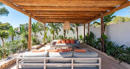 Ibiza villa with fantastic pool and stunning views.