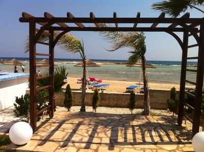 Luxury 5 bedroomed beach-front villa with amazing unobstructed sea views! 