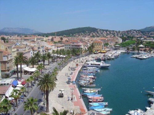 SANARY S/Mer Joli appartement + Terrasse & Jardin pour 4 Personnes !