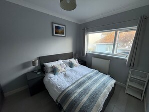 3 chambres, fer et planche à repasser, lit parapluie, Wi-Fi gratuit