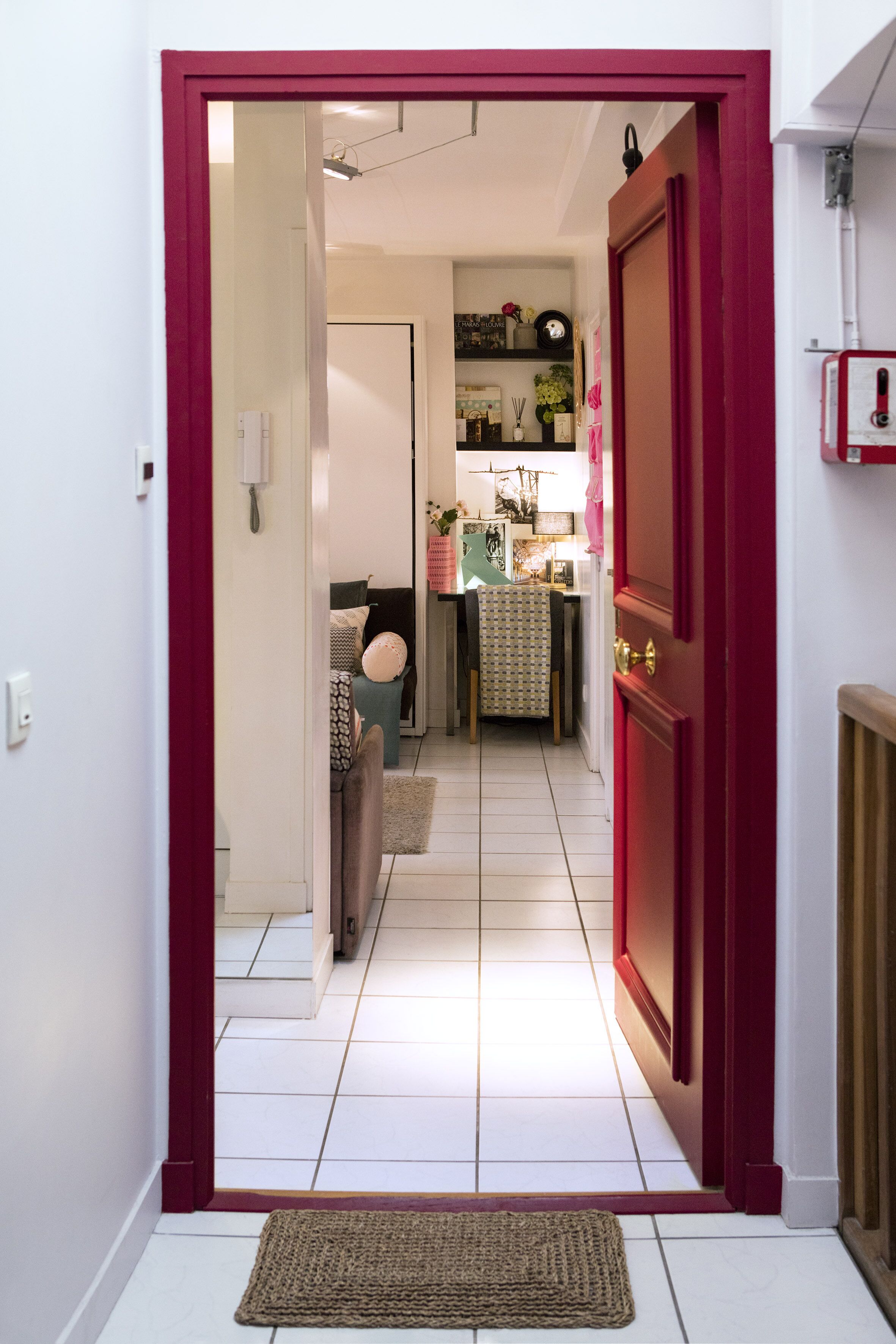 vue de l'appartement quand on passe le seuil d'entrée