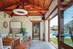 Dining - Saridakis Villa, Multi-Generational Escape & Pool (Rethymno)