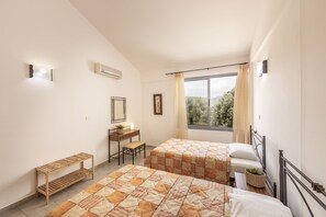 3 bedrooms, iron/ironing board, free WiFi, bed sheets