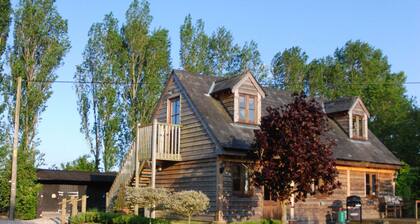 Maaseudun Cotswold-mökki kauniissa Nell-talossa