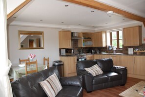 Interior - Rural Cotswold Cottage in grounds of beautiful Nell House (Hannington)