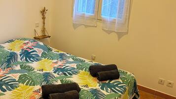 2 chambres, fer et planche à repasser, lit parapluie, Wi-Fi gratuit