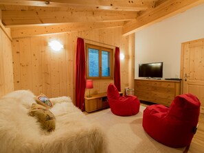 TV, fireplace, video game console, DVD player - Chalet Petit Sapin - La Tzoumaz, 4 Vallees (La Tzoumaz)