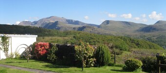 Snug, sentralvarme Cottage Med Misunnelsesverdig Lake og Snowdon Massif Views 