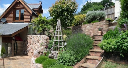 Charming Character Cottage in Picturesque Village 5 * rated