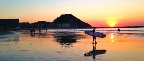 Una spiaggia nelle vicinanze