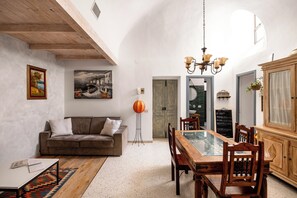 Interior - Lovely Apartment In The Historical Center Of Cefalu at 150 mt from the beach (Cefalù)