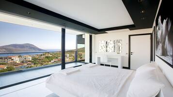 5 bedrooms, in-room safe, iron/ironing board, travel crib