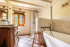 Combined shower/tub, hair dryer, towels, soap