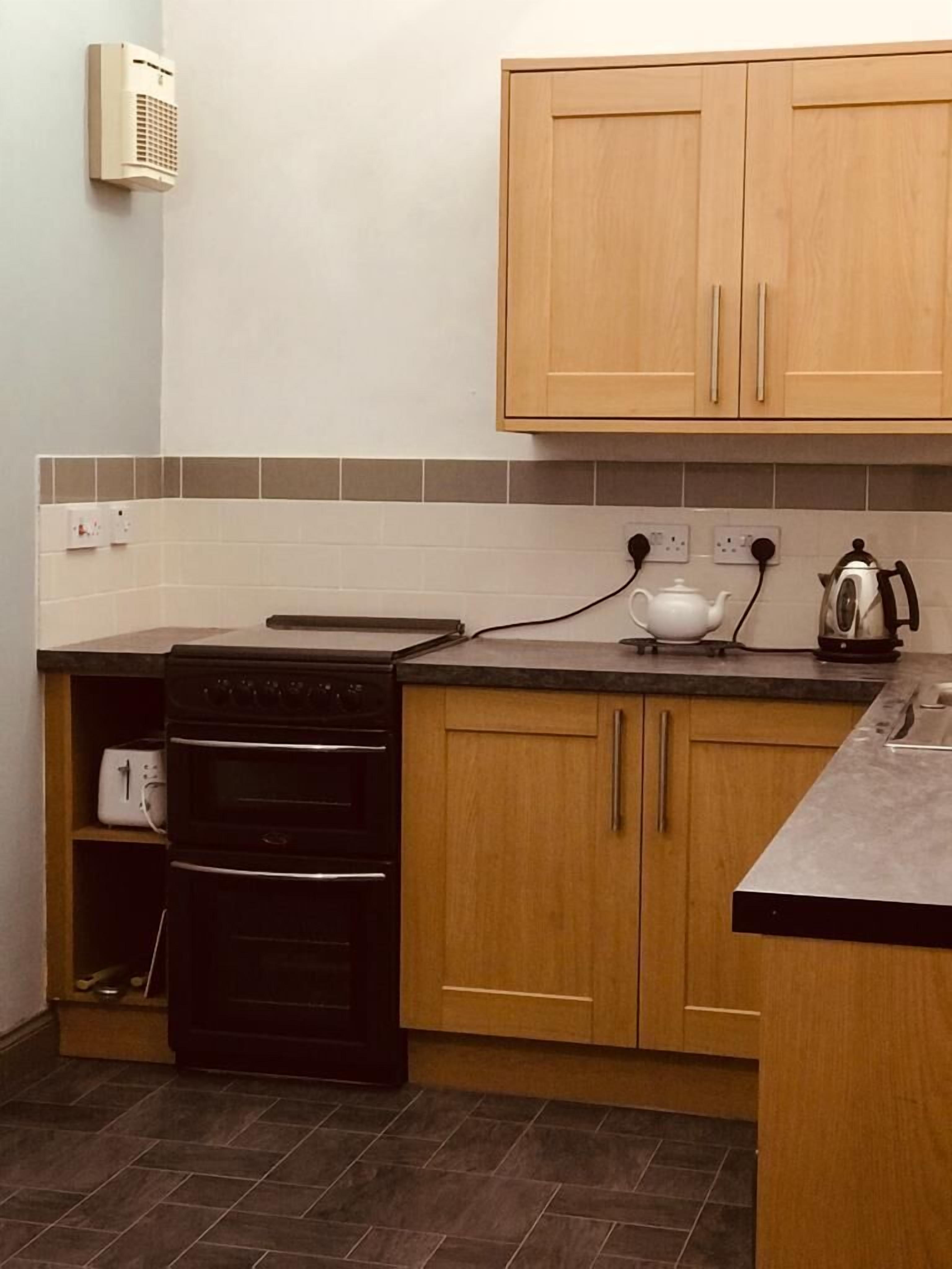 Bright and spacious holiday apartment in Tideswell with free Wifi