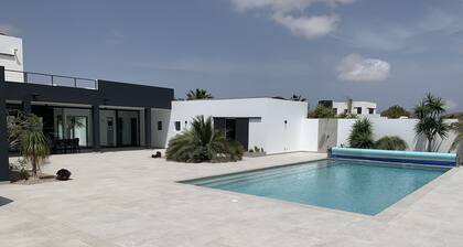 Luxury Property, Large Heated Private Pool and Gardens, Full Fibre WiFi