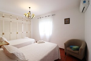 4 Schlafzimmer, Bügeleisen/Bügelbrett, kostenloses WLAN, Bettwäsche