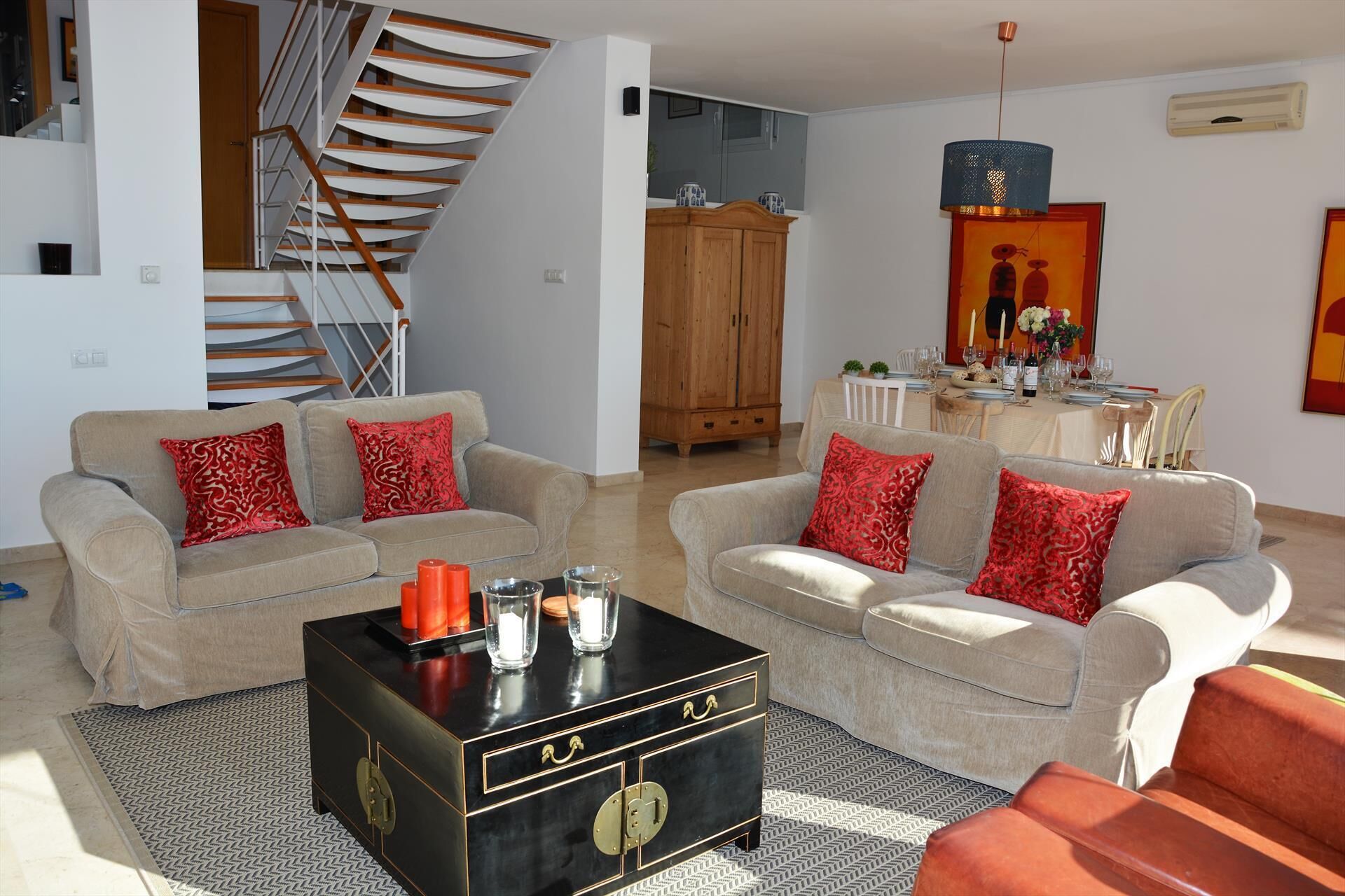 Villa Sitges Loto. 15 min from Playas walking. High standing. Very comfortable.