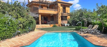 Very spacious family villa with large private heated pool & beautiful sea views