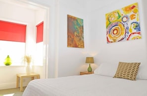 5 bedrooms, travel cot, Internet, bed sheets - Gallery -  a house that sleeps 18 guests in 5 bedrooms (Gosport)