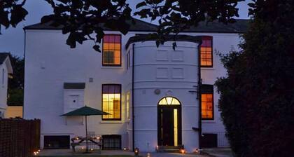 Gallery - a house that sleeps 18 guests in 5 bedrooms