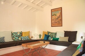 Fernseher, DVD-Player, Stereoanlage