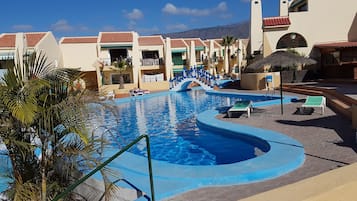 Een verwarmd zwembad