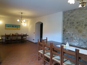 Dining - Very large house, surrounded by green, sunny, whit a private pool. (Coreglia Antelminelli)