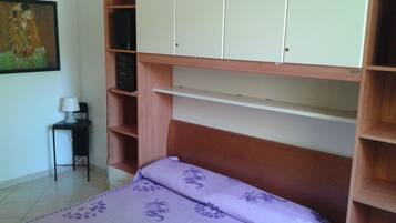 1 chambre, bureau, Wi-Fi gratuit, draps fournis