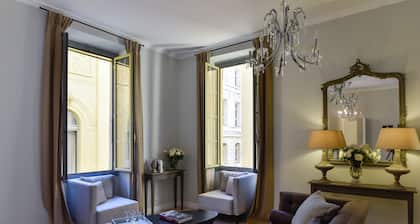 Spacious 3BR / 3BA Apartment in Old Town Nice • 2-Min Walk to Beach • Full A/C